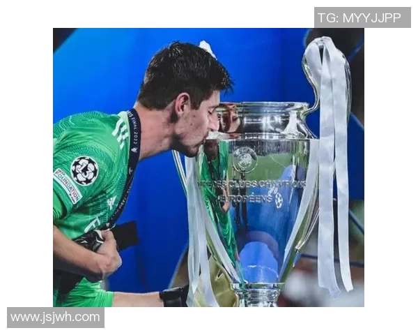 蒂博·库尔图瓦：从足球天才到世界顶级门将的奋斗历程与荣耀时刻